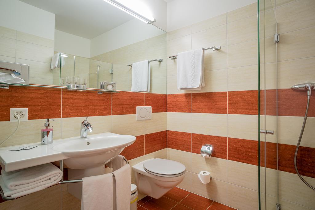 Hotel Unione Bellinzona Oda fotoğraf